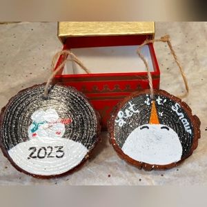 HANDPAINTED WOODSLICE ORNAMENTS IN GIFT BOX